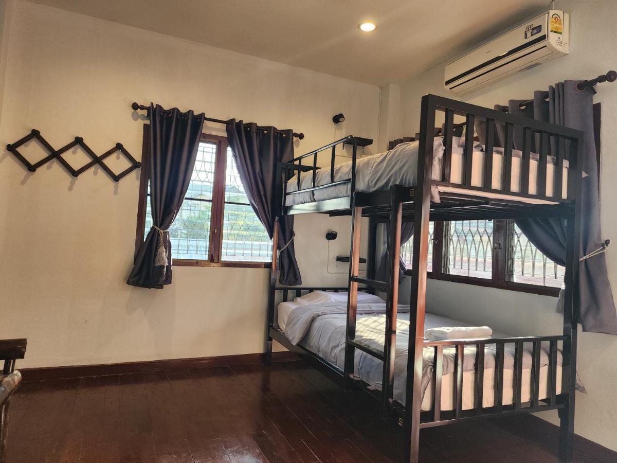 Blue Moon House - A Budget Hostel For Easy Travellers Τσιάνγκ Μάι Εξωτερικό φωτογραφία