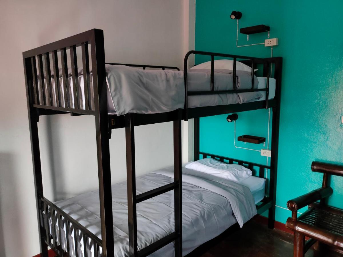 Blue Moon House - A Budget Hostel For Easy Travellers Τσιάνγκ Μάι Εξωτερικό φωτογραφία